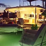 Catamarano Mauticat