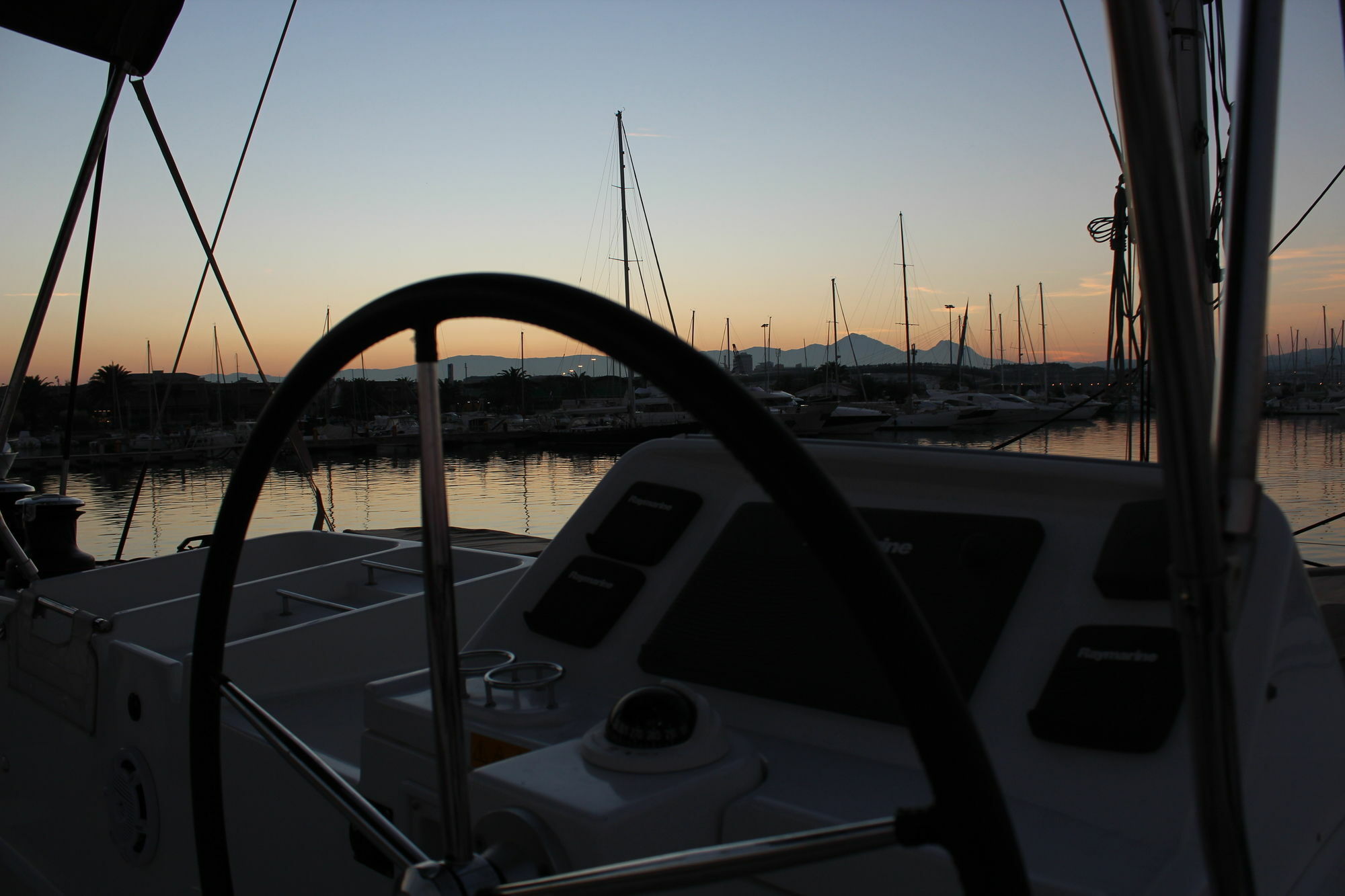 Botel Catamarano Mauticat Pescara